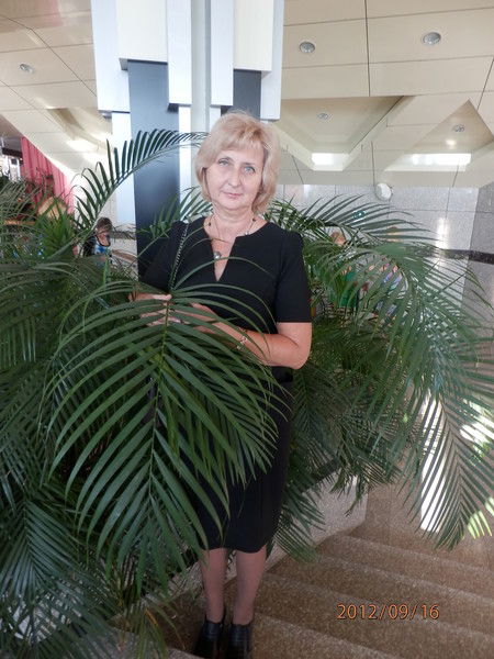 Лариса Крячек