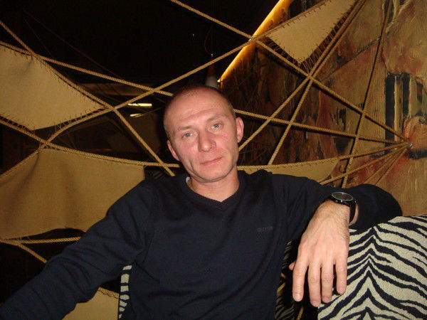 Александр Николов