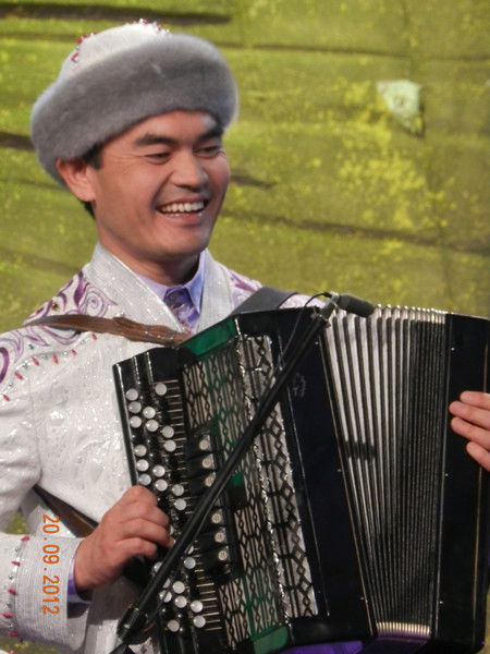 Арман Аманжолов