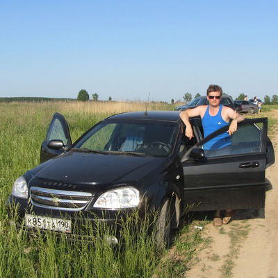 Влад Антонов