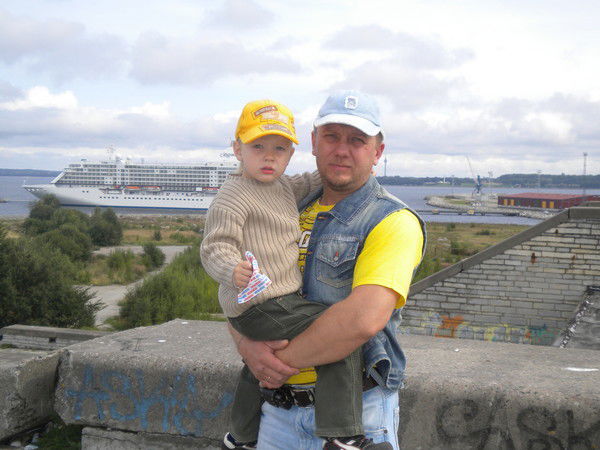 Андрей Голов