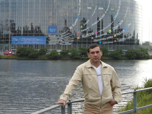 Влад Антипов