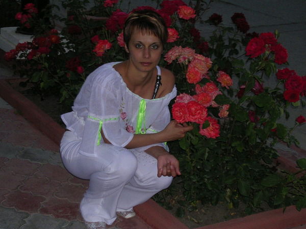 Юля Карелова