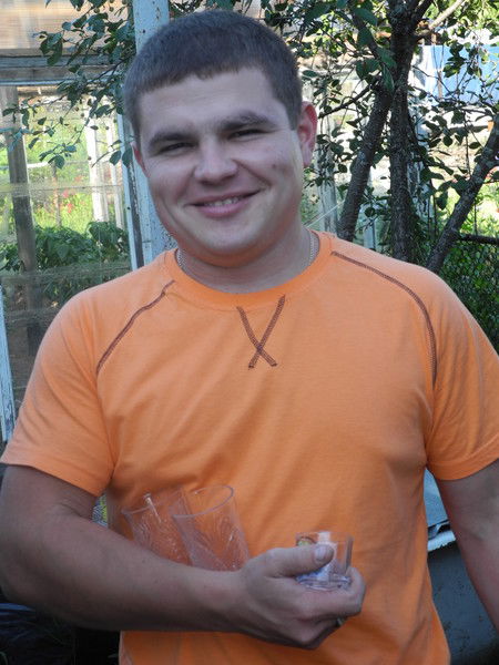 Максим Карханов