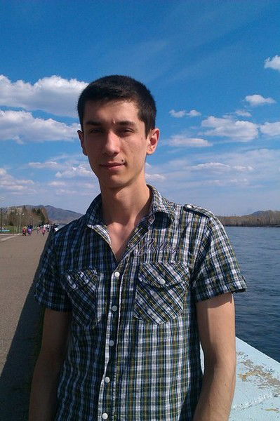 Александр Сухов