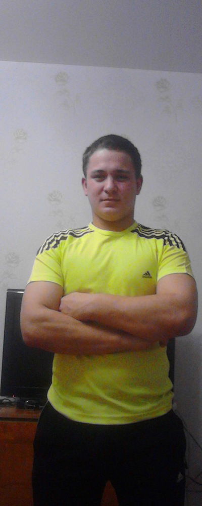 Олег Лазарев