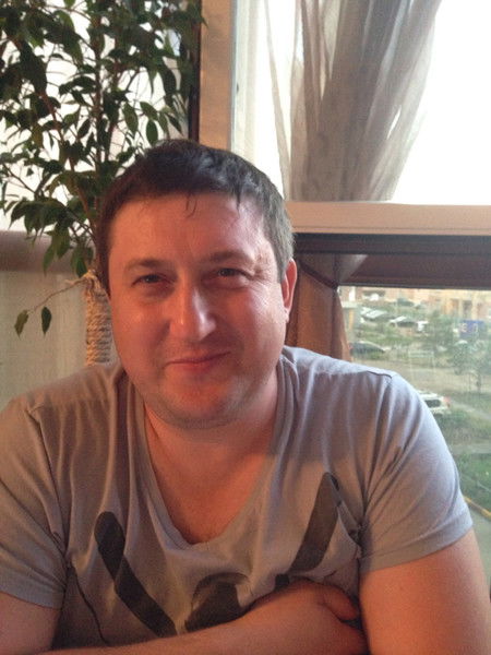 Влад Елисеев