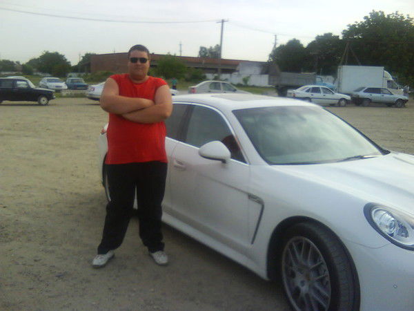 Денис Артюхов