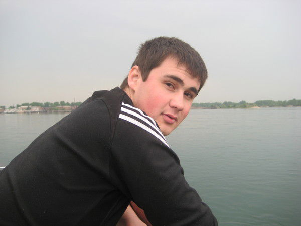 Александр Ашарапов