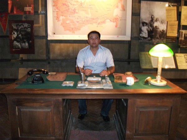 Айбек ...............