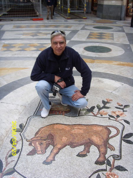 Алишер Ахмедов