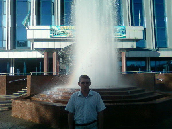 Юрий Логутенков