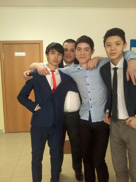 Алишер Анесов