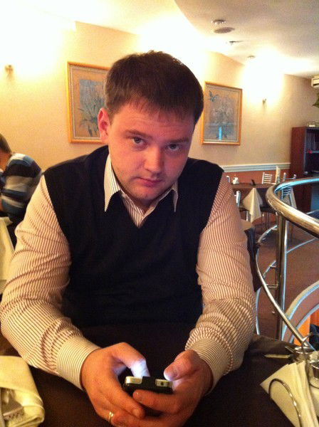 Константин Мельников