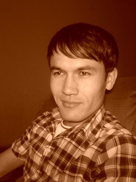 Парвиз Манонов