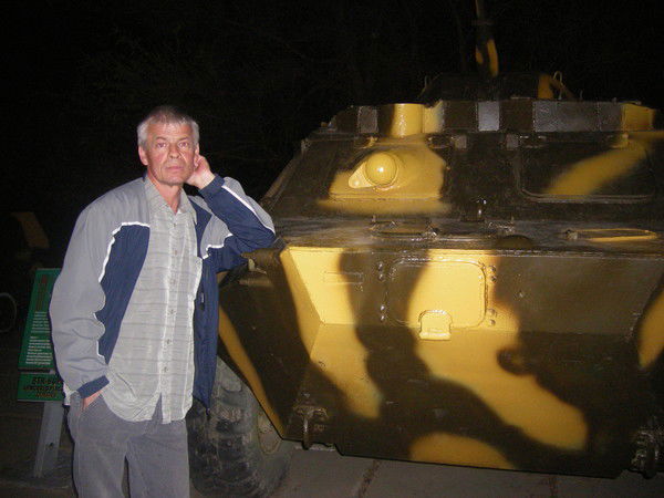 Толя Безродных