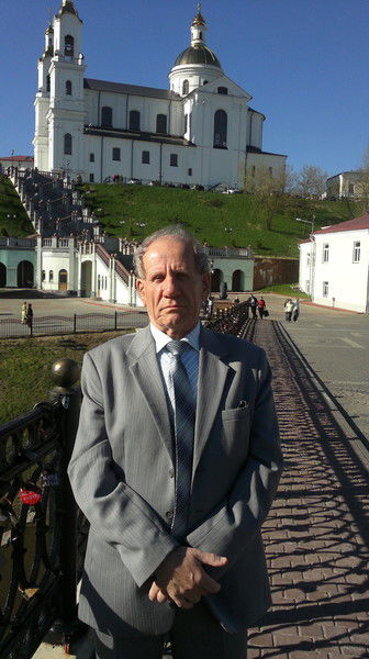 Виктор Артамонов