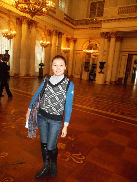 Айнур Алиханова