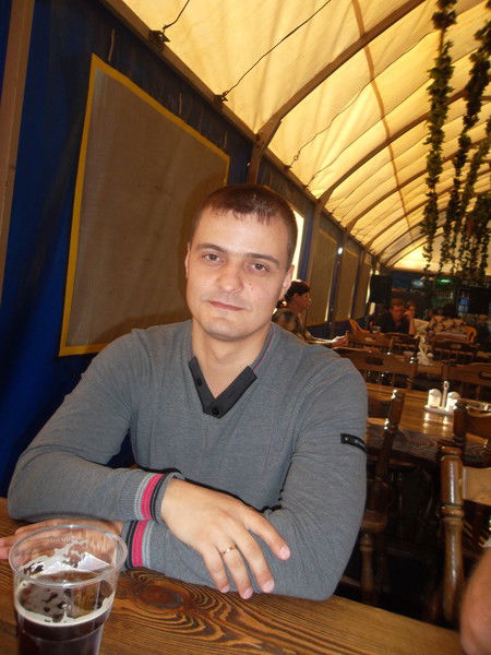 Владимир Карапетров