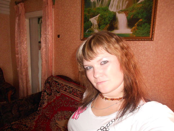 Оленька Новоселова