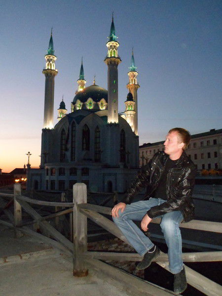 Василий Костючков