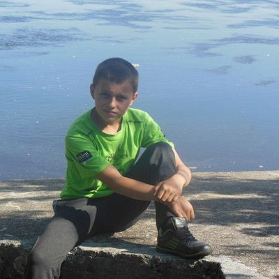 Толя Омельковець