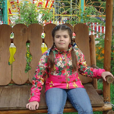 Ксюша Попеляева