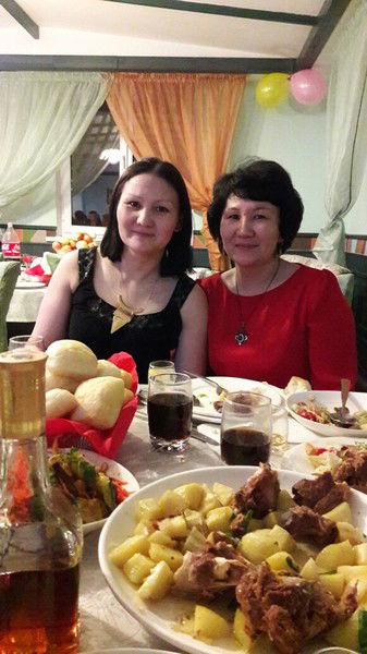 Aдеми Апекова