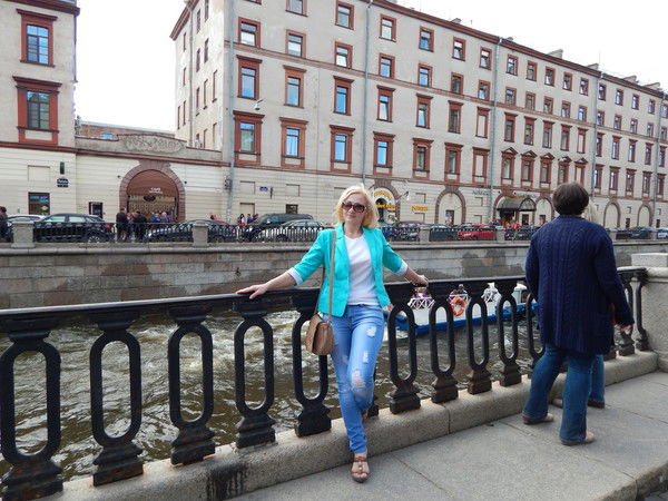 Анна Мельник