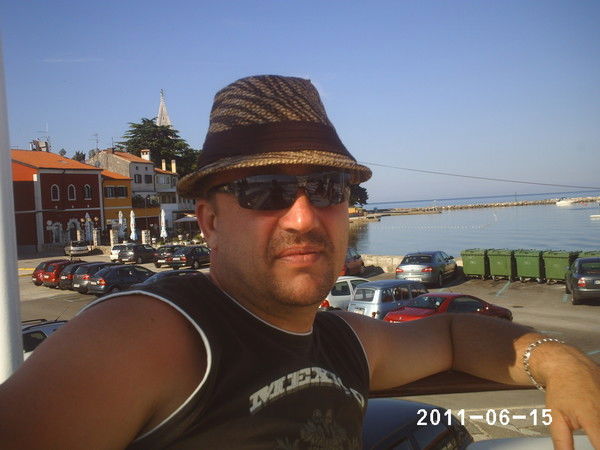 Александер Книсс