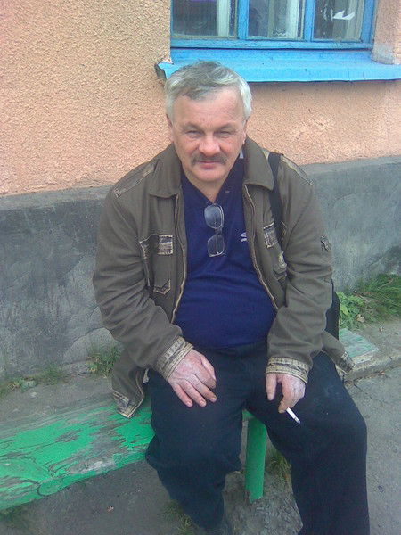 Евгений Пахарев