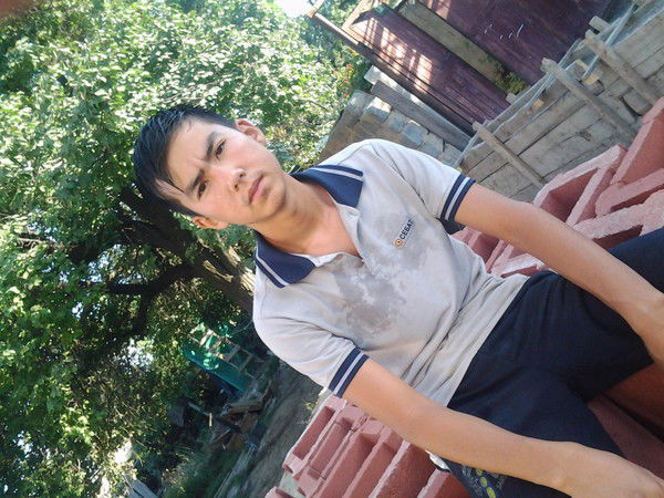 Zamechatelniy Malchik