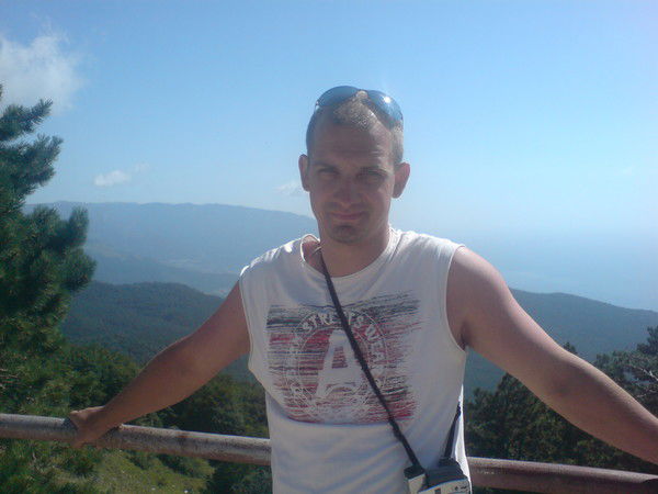 Николай Никешин