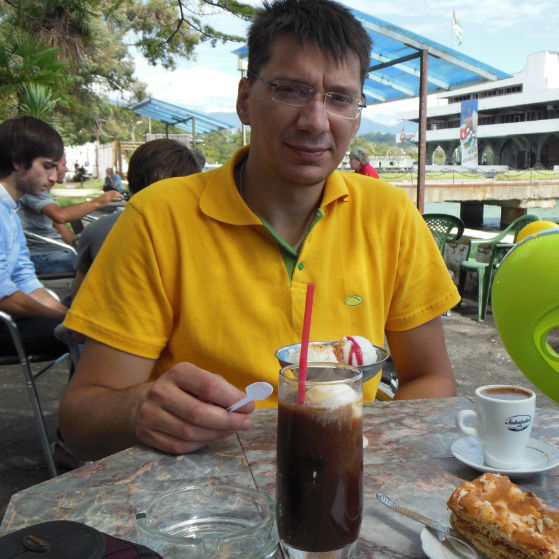 Владислав Полторобатько