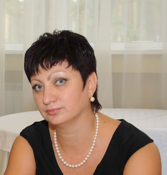 Елена Попова