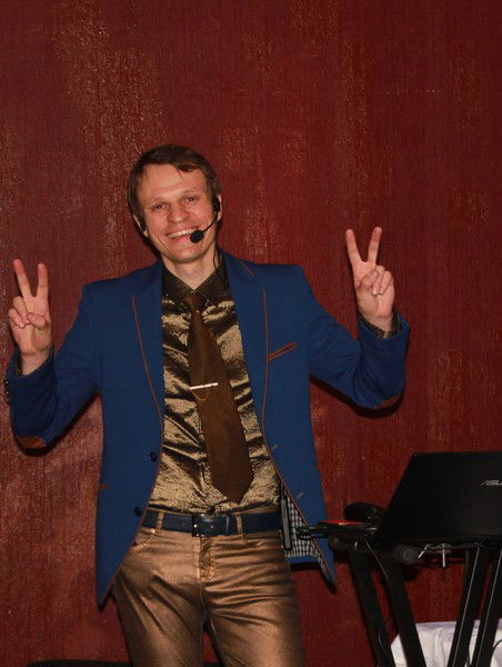 Игорь Карлов