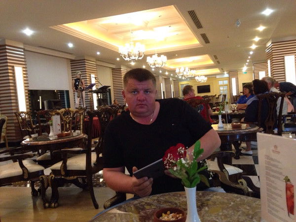 Роман Хохолко