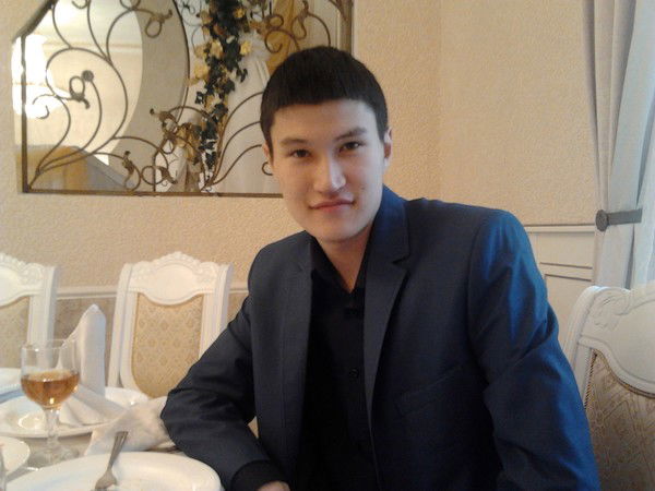 Алишер Искаков