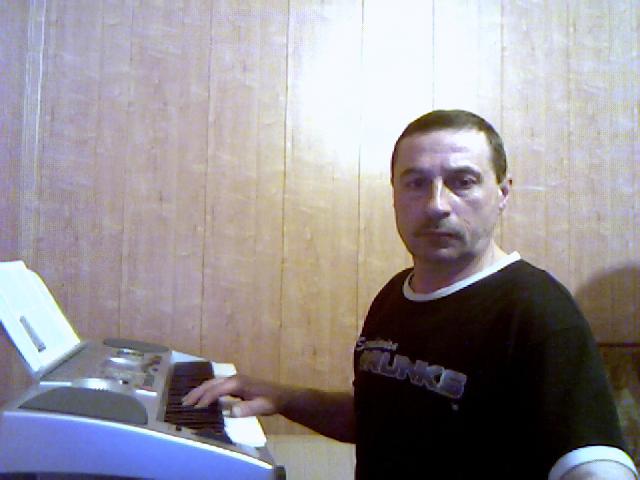 Александр Серов