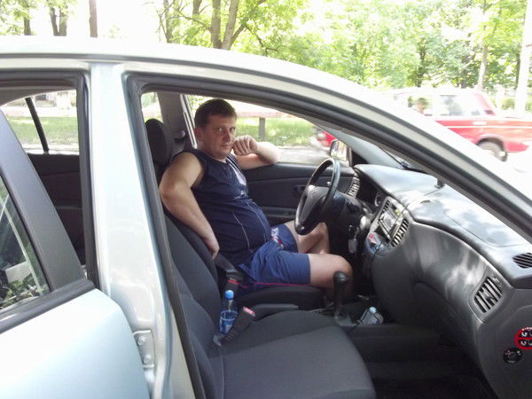 Олег Комаров