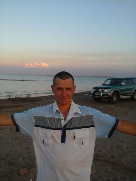 Антон Уханов