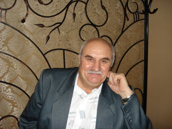 Виктор Сухов