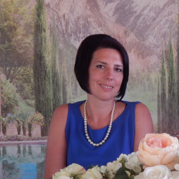 Лариса Погорецкая