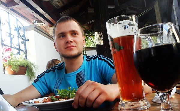 Женя Русаков