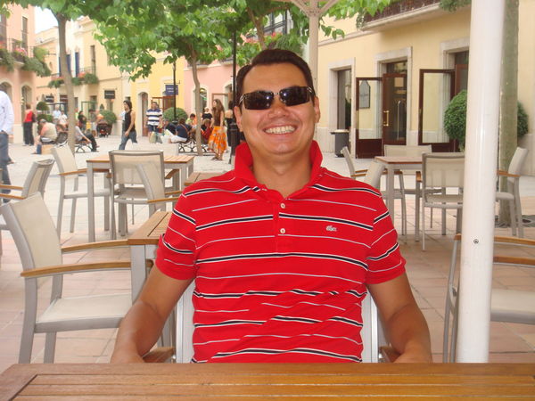 Таир Султанов