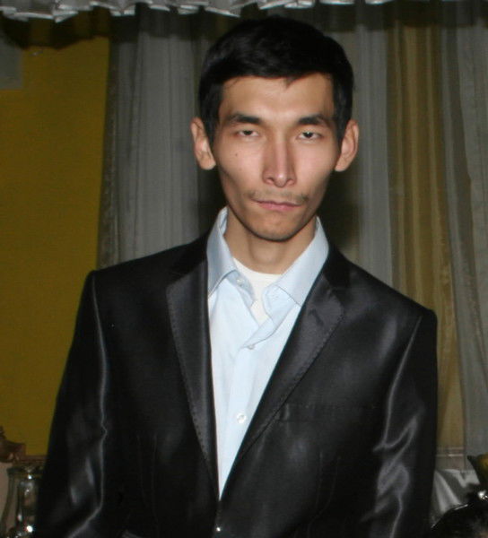 Асет Ауэзов