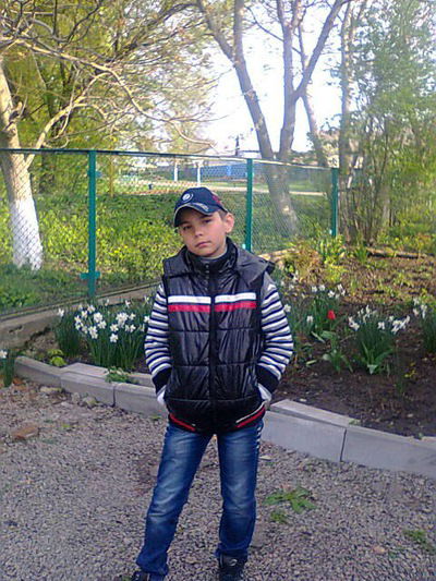 Денис Бондар