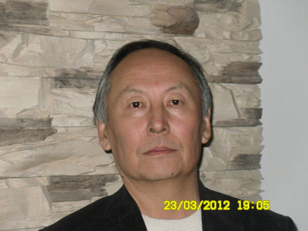 Геннадий Ли