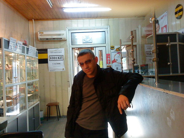 Влад Тиунов