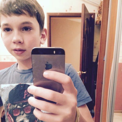 Влад Анохин